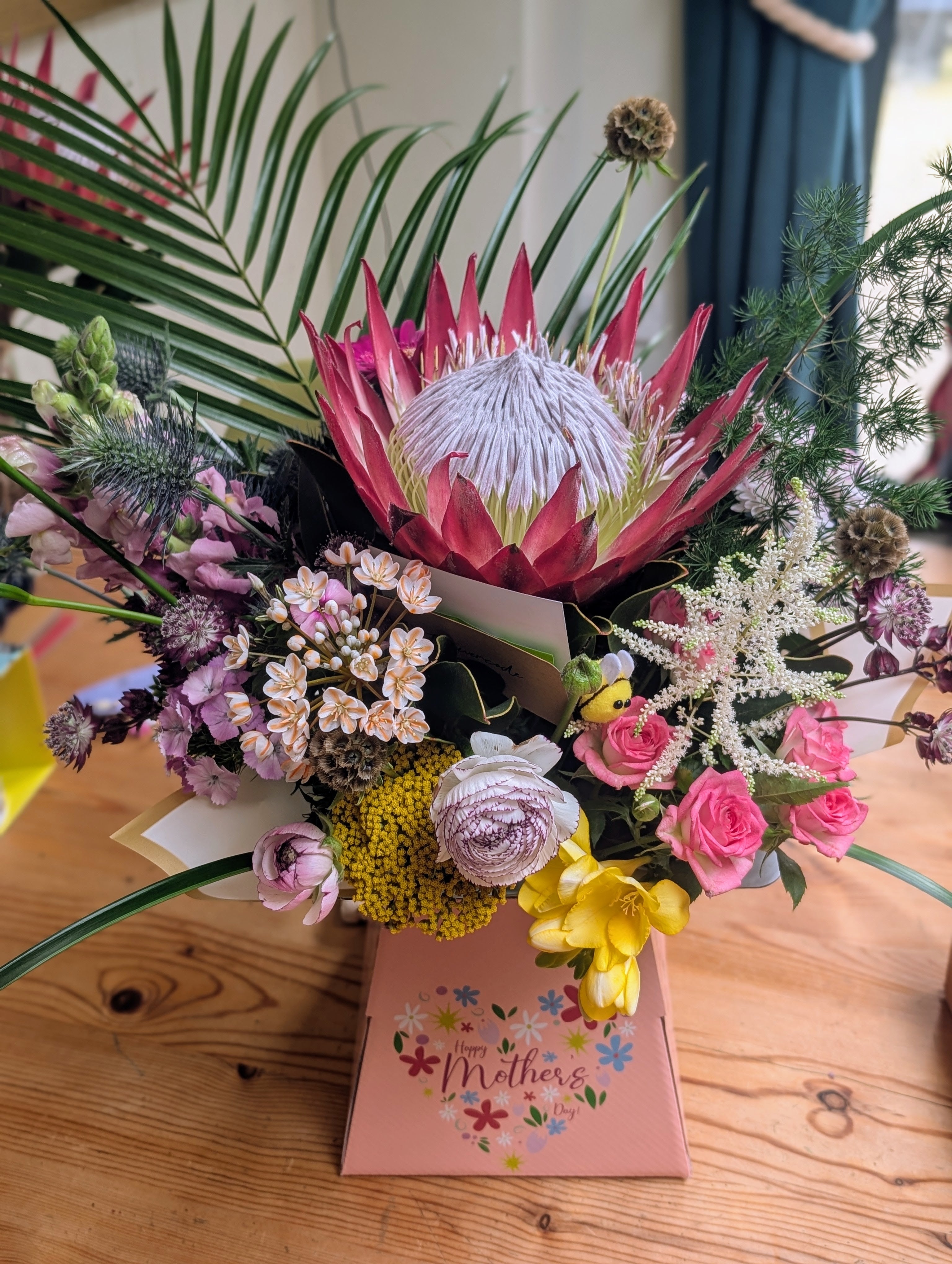 Flower Bouquet- Hand tied in Living Vase Box